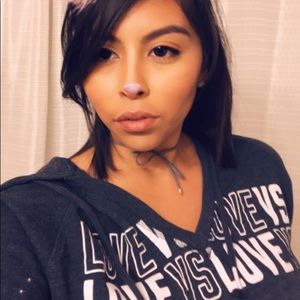 Meet your Posher, Violeta